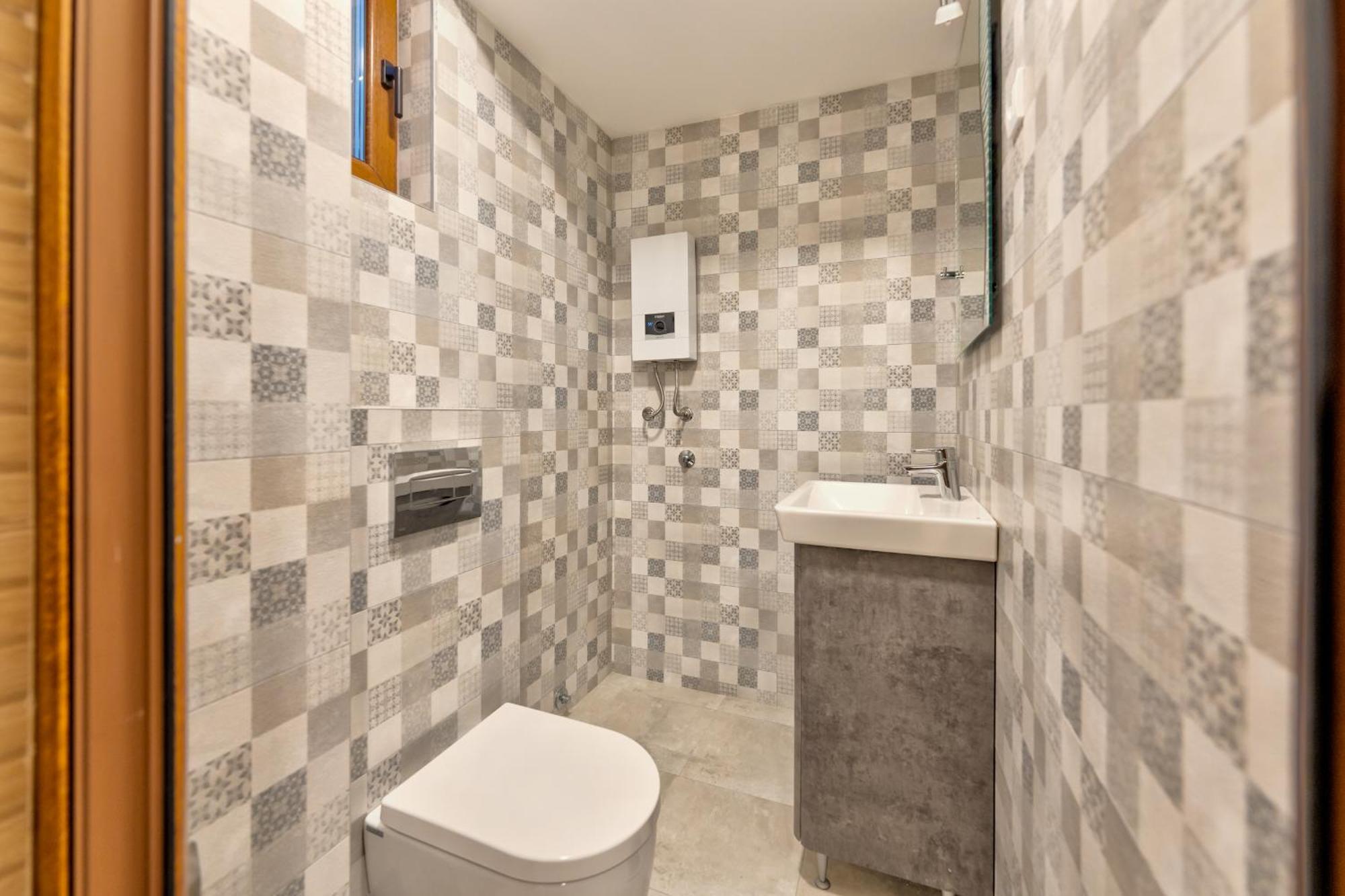 R2 Apartment *