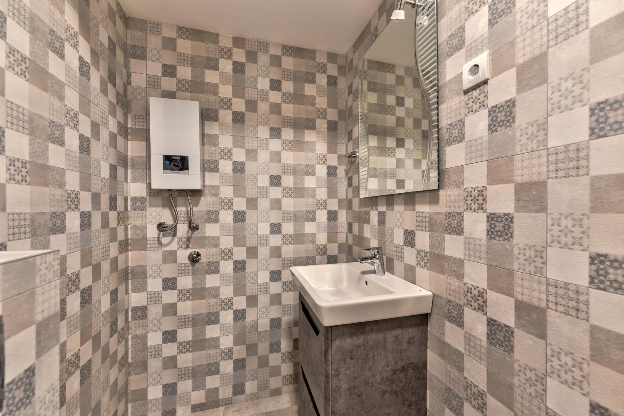 Apartment R2 *